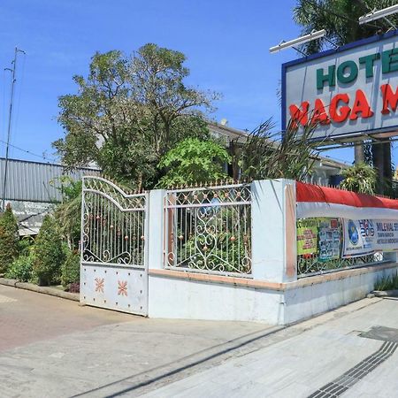 Naga Mas Hotel Mojokerto Buitenkant foto