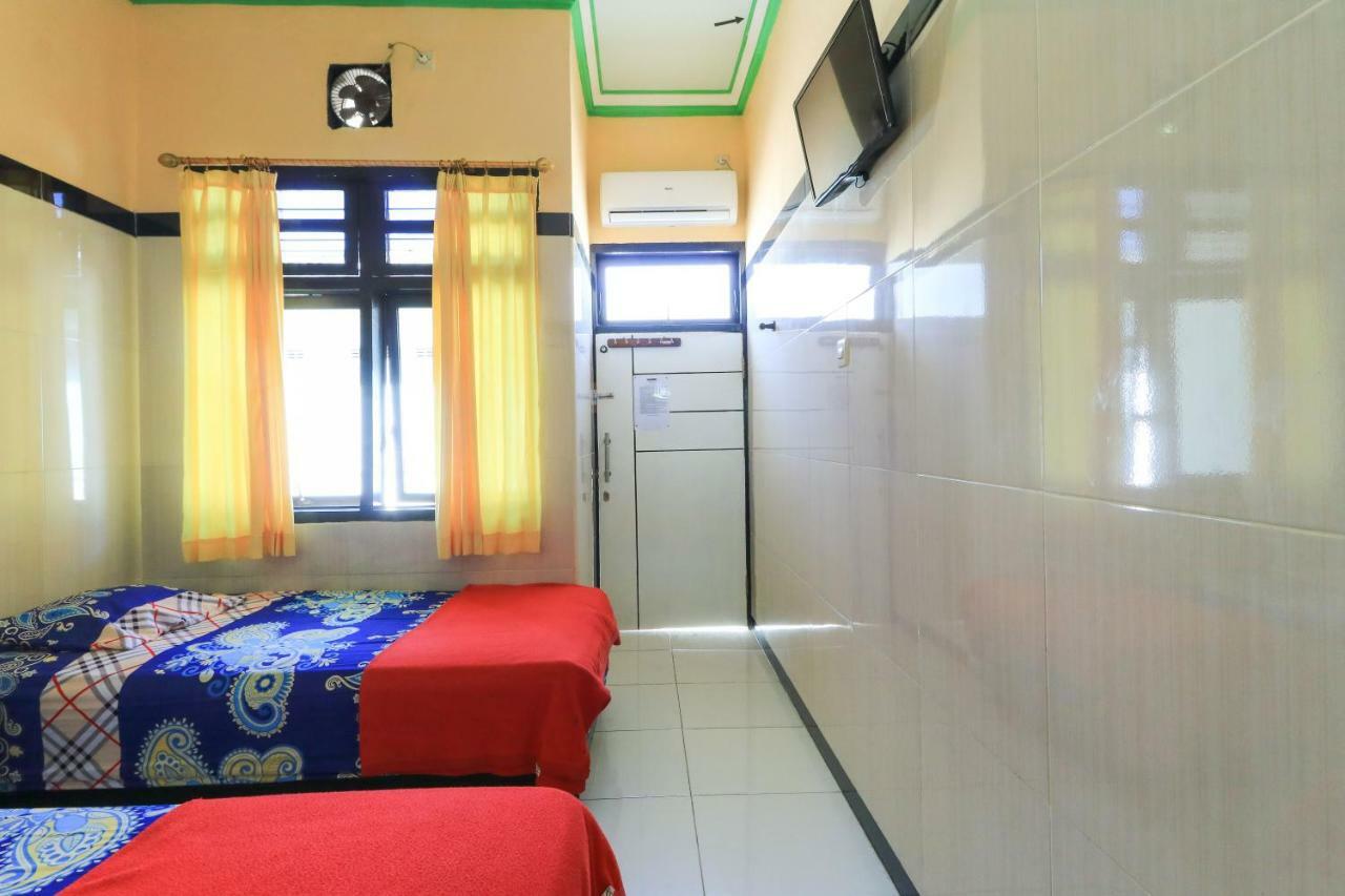 Naga Mas Hotel Mojokerto Buitenkant foto