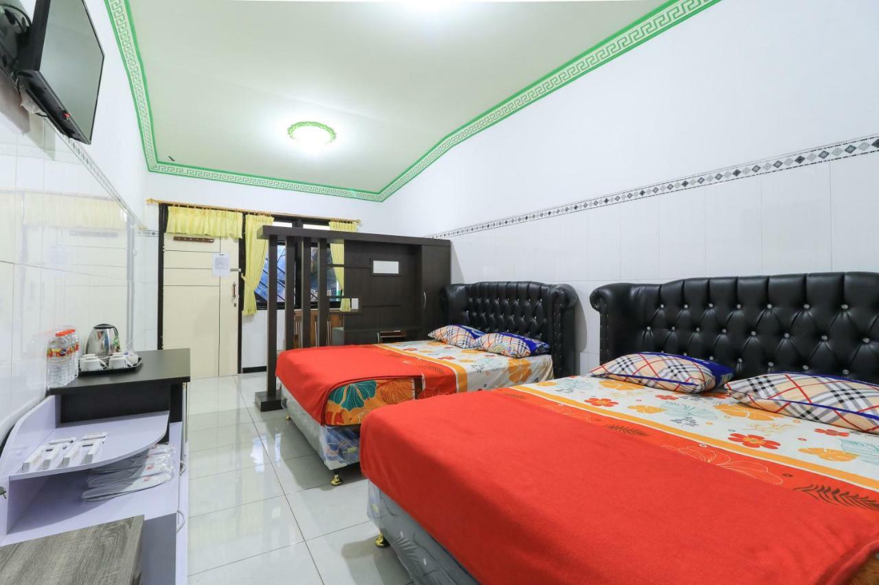 Naga Mas Hotel Mojokerto Buitenkant foto