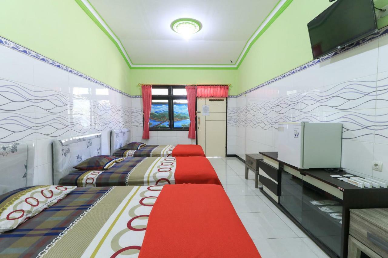 Naga Mas Hotel Mojokerto Buitenkant foto