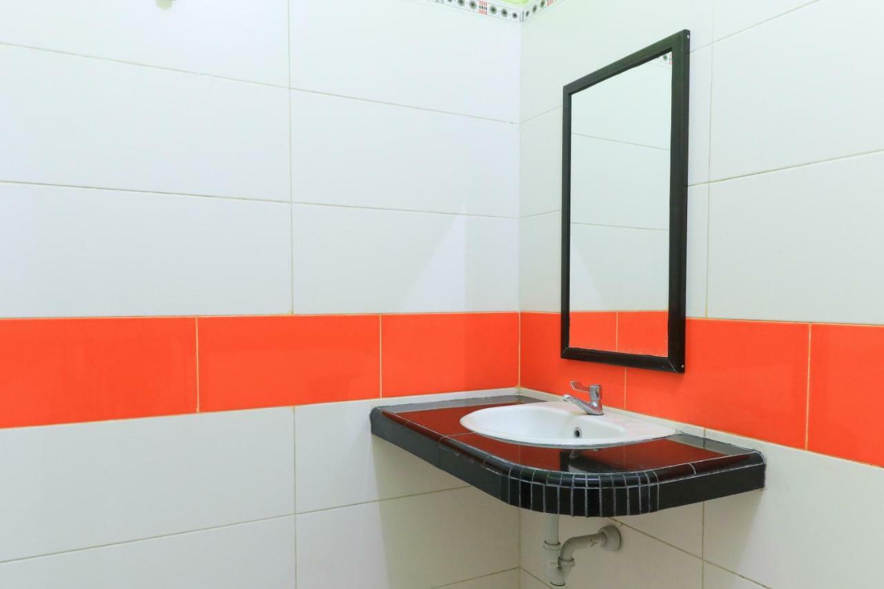 Naga Mas Hotel Mojokerto Buitenkant foto